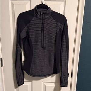Lululemon 3/4 zip pullover black & gray